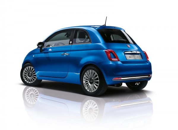 Линейка Fiat 500 получила новую версию Mirror Edition