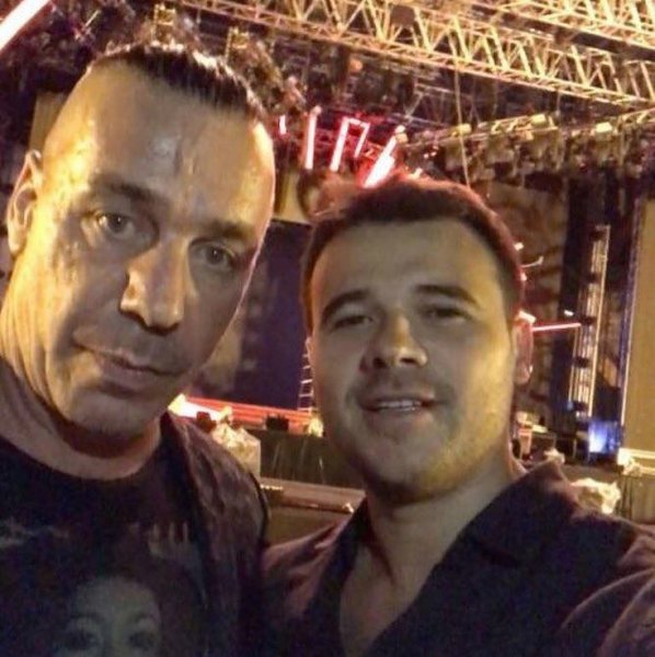 Российский певец Эмин трогательно поздравил фронтмена Rammstein с днем рождения