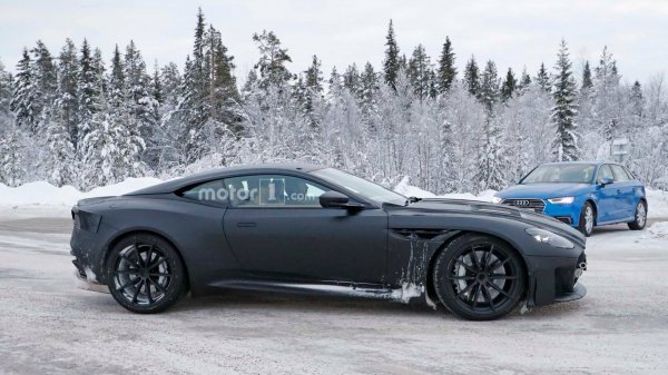 Новый Aston Martin Vanquish 2019 замечен на зимних тестах