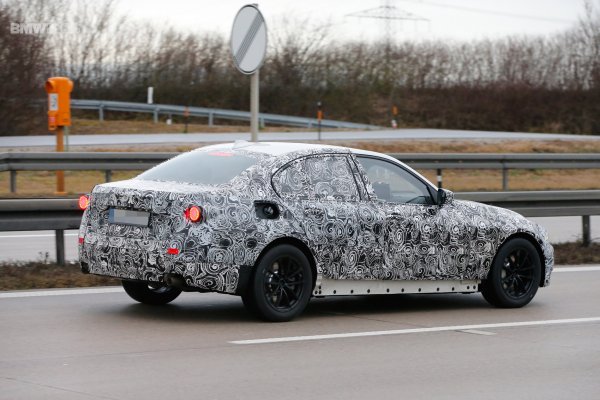 Новый седан BMW 3 Series G20 был замечен во время дорожных тестов