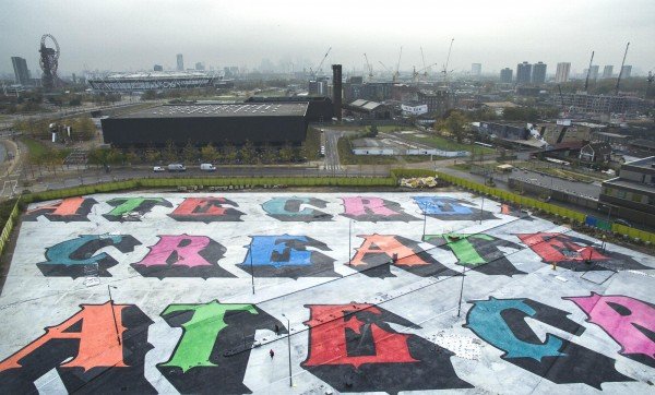 Гигантское граффити в Лондоне заняло площадь в 17,5 тысячи квадратных метров