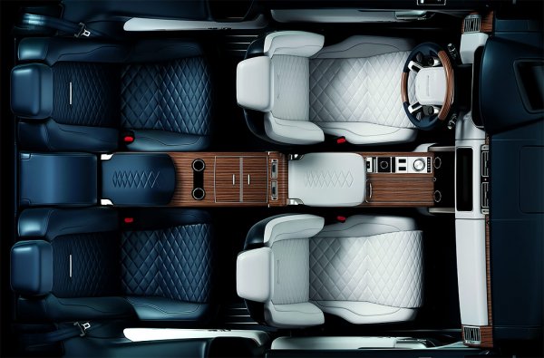 Рассекречен интерьер трехдверного кроссовера Range Rover Coupe