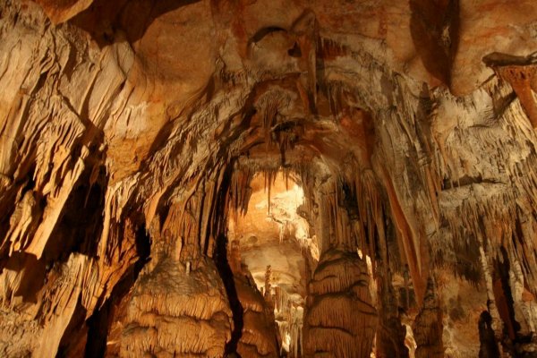 Восемь туристов спасли из плена в «адской пещере» в Швейцарии