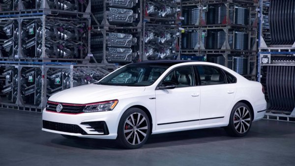 Эксперты рассказали о новом «заряженном» седане Volkswagen Passat GT