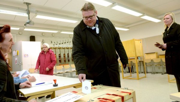 Жители Финляндии выбирают президента