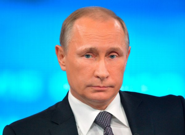 Путин пообещал россиянам снижение цен на бензин