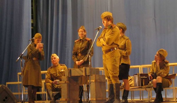 В Брянске 75 годовщину Сталинградской битвы отметили концертом