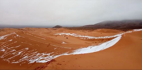 В Сахаре второй раз за год выпал снег