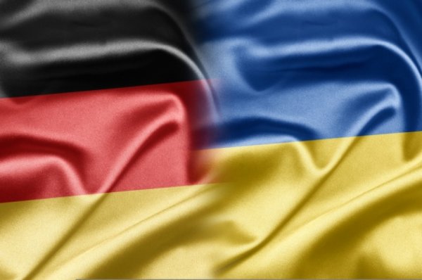 Украина выразила протест Германии после поездки немецких депутатов в Крым