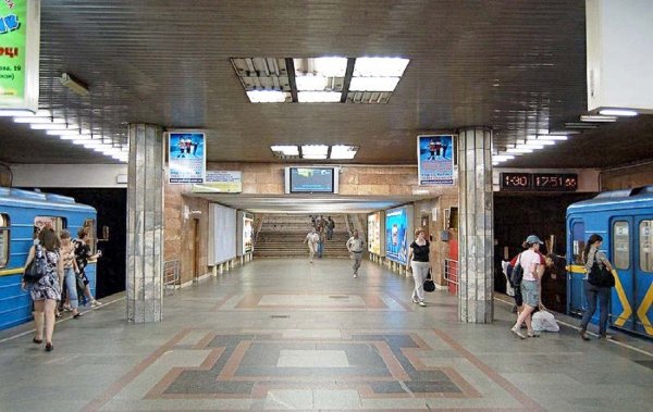В Киеве переименовали станцию метро «Петровка» в «Почайну»