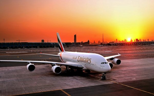 Самолет Emirates экстренно приземлился в Москве из-за смерти норвежца на борту