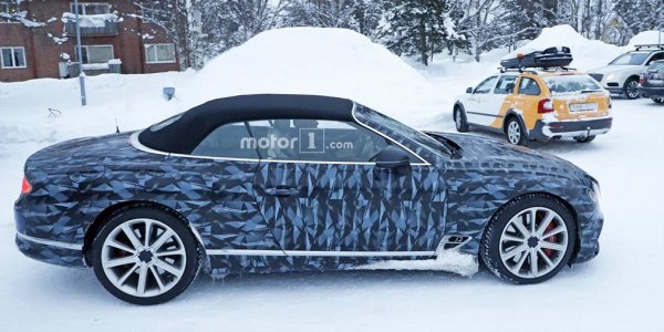 Кабриолет Bentley Continental GT проходит тесты в зимних условиях
