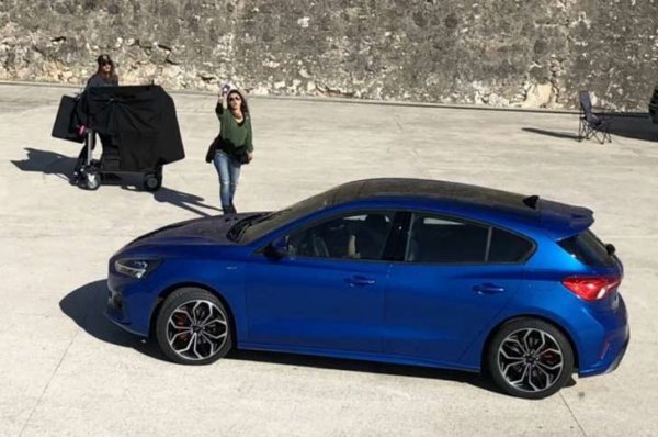 Новый Ford Focus без камуфляжа заметили на дорогах Португалии