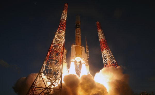 Япония отправила в космос спутник-шпион для борьбы с КНДР