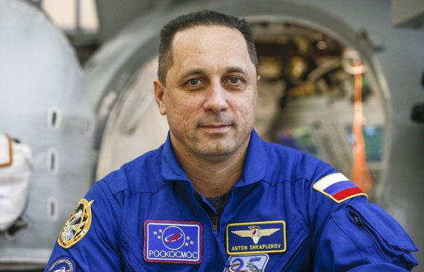 Космонавт поздравил дам с 8 марта с борта МКС