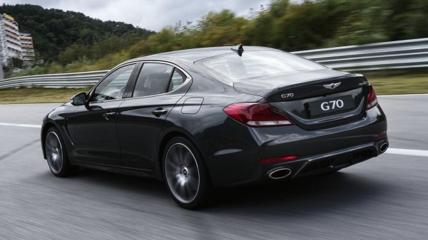 Новый Genesis G70 получит "механику" и задний привод