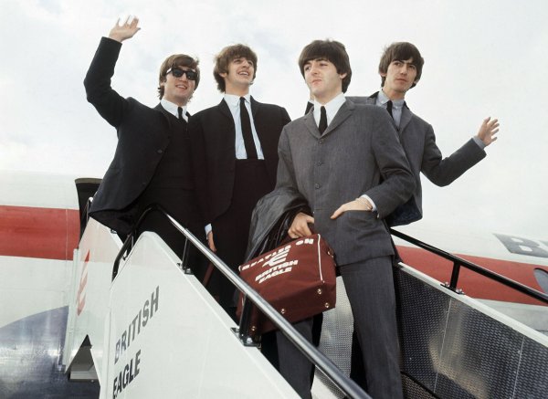 Снимки первых гастролей The Beatles в США выставят на аукцион 24 марта