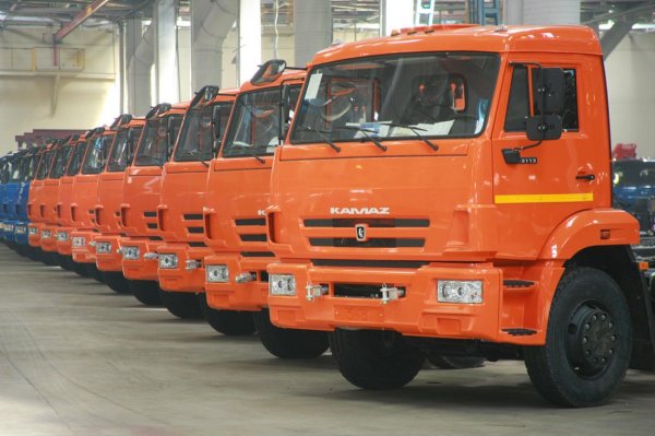 В феврале рынок новых грузовиков в России вырос почти на 40%
