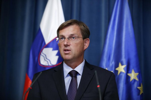 Словенский премьер Миро Церар объявил о своей отставке