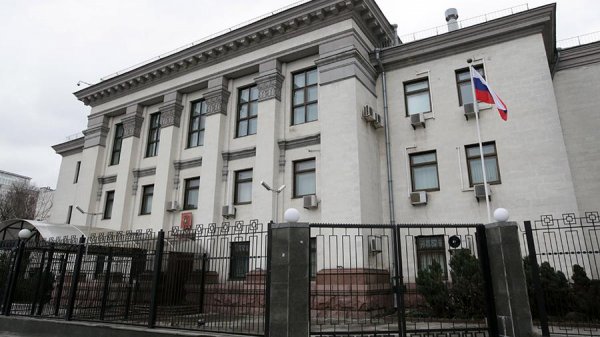Посольство РФ в Киеве возмущено, что россиянам запретили голосовать в Украине