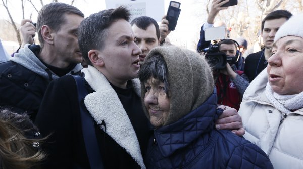 Надежду Савченко освободили из зала суда из-за нехватки улик