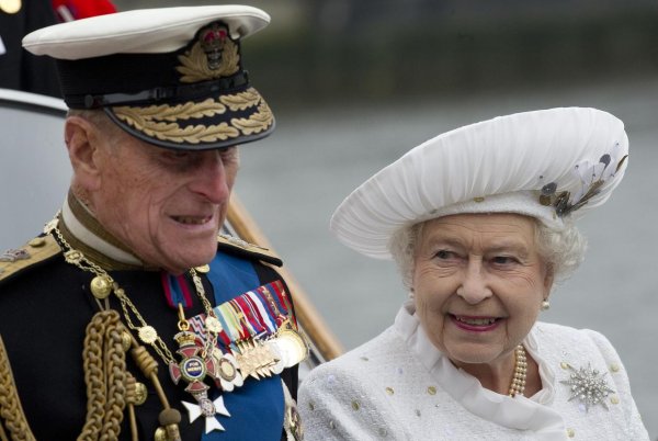 96-летнего мужа королевы Елизаветы II госпитализировали для плановой операции