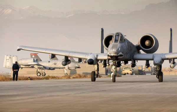 СМИ: Самолёты разведки США прибыли на Крит
