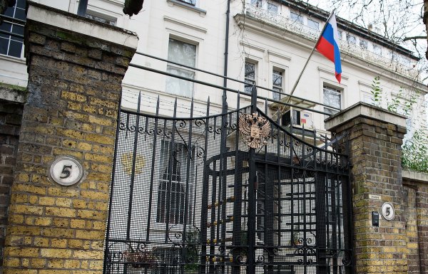 Посольство РФ: В кровь Юлии Скрипаль могли ввести химическое вещество