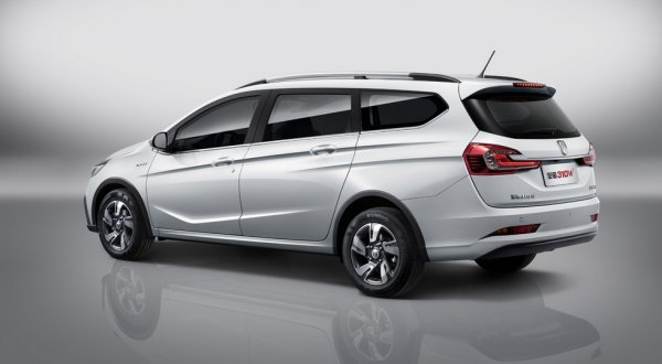 GM и SAIC представили новый универсал Baojun 310 Wagon