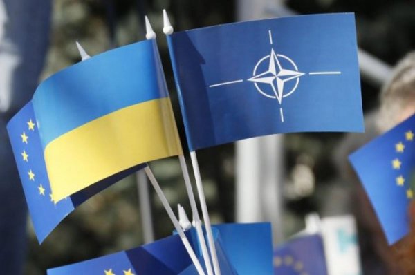 Венгры додавили: Польша предложила перевести заседания Украина-НАТО в неформальные посиделки