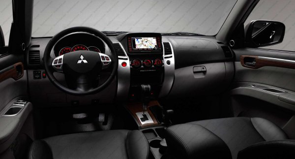 Mitsubishi приспособила кроссовер Pajero Sport к грузоперевозкам