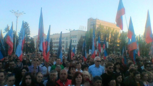 В Донецке свыше 3000 человек вышли на митинг памяти жертв пожара в Одессе