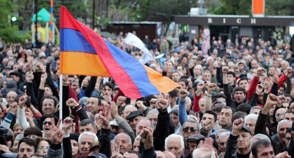 Блокада не прошла даром: Правящая партия Армении поддержит кандидатуру Пашиняна