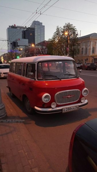 Воронеж вновь удивляет: На дорогах города заснят винтажный Barkas B1000