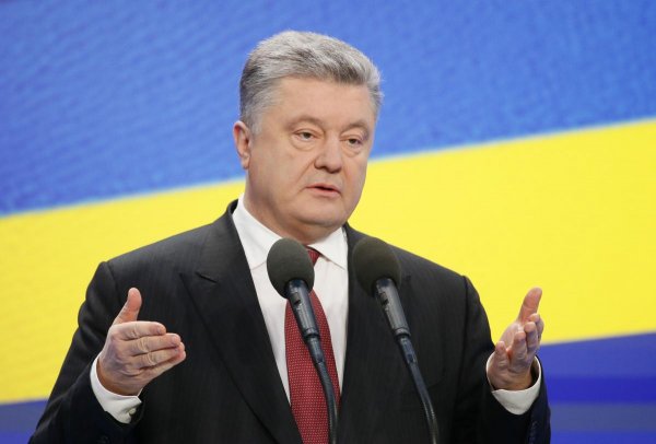 Порошенко пообещал Украине восстановить мир