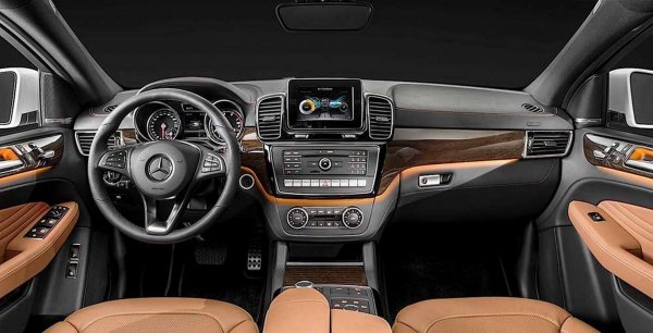 Mercedes-Benz тестирует два прототипа GLE 2019