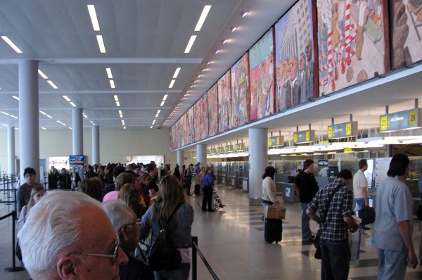 Сотрудники аэропорта в США пытались снять с канадского министра тюрбан