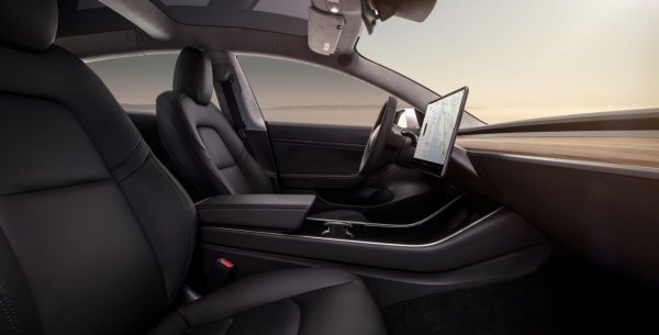 Седан Tesla Model 3 Performance появился в конфигураторе