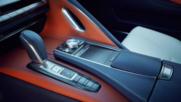 Lexus представил спецверсию LC Morphic Blue Limited Edition