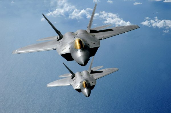 СМИ: Американские F-22 потеряли свое главное преимущество перед российскими самолетами