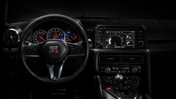 Эксперты рассказали о новом Nissan GT-R 2018 после тест-драйва