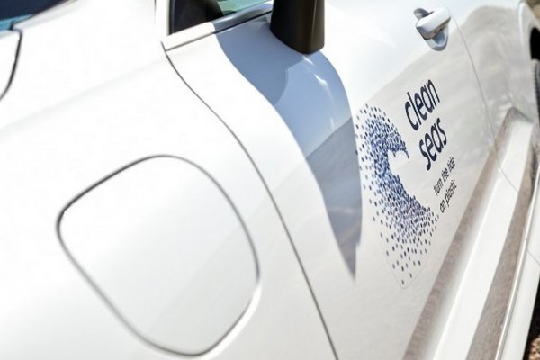 Нанотехнологии: Volvo будет строить автомобили из пластиковых бутылок