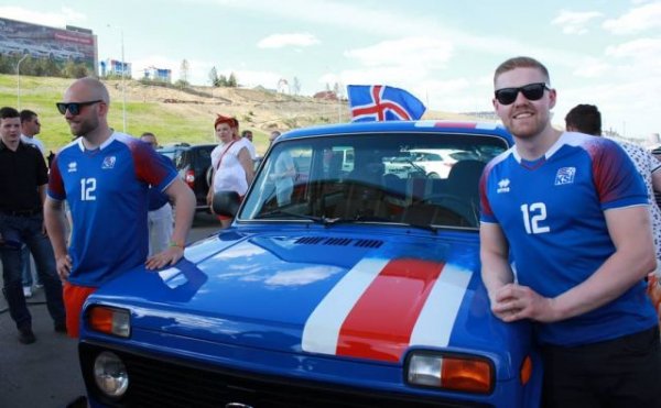 Два исландских болельщика на «Ниве» добрались до Ростова-на-Дону