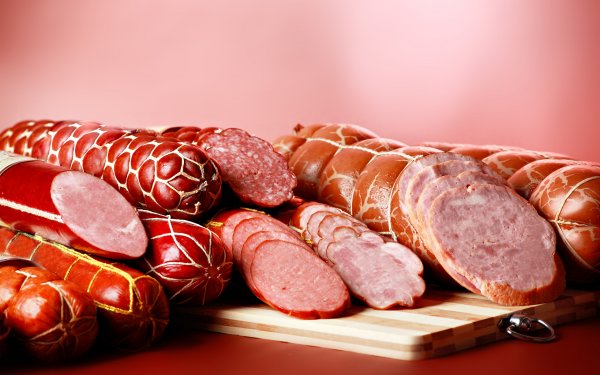 Милонов предложил запретить называть «колбасой» продукты, содержащие менее 50% мяса
