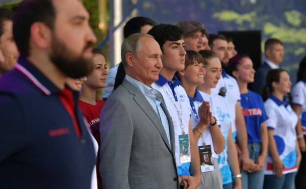СМИ показали репетицию вопросов Путину среди студентов