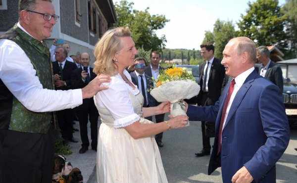 Танцы Путина в Австрии поставили в тупик мировую разведку