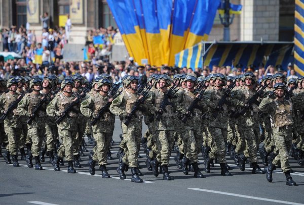 Депутаты Порошенко обещают «землетрясение» в Кремле от парада в Киеве