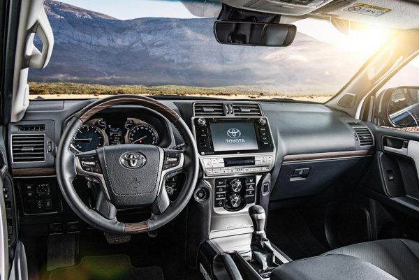 «Всё, как мы любим!»: Россияне высоко оценили новый Toyota Land Cruiser Prado Style