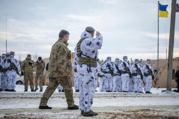 Порошенко показал украинский спецназ для борьбы с «российской агрессией»