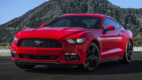 Ford Mustang по цене LADA Vesta Sport: Удачной покупкой спорткара за 1,5 млн рублей похвастался блогер